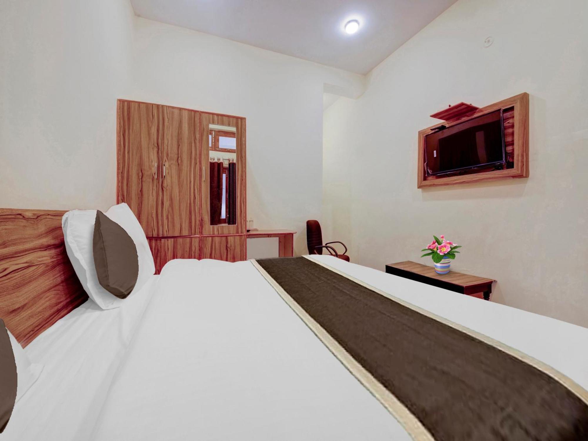 Hotel Kailasha Uttarkashi Экстерьер фото